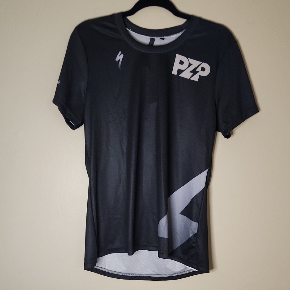 Womens Black Peloton Power Zone Pack T Shirt Bicycle Spin Athletic Trail Hi-lo